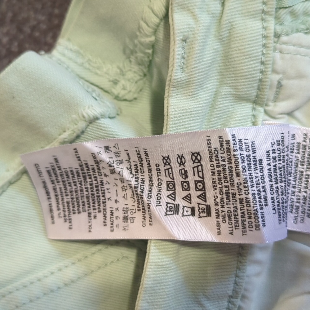 Guess Light Green Denim Shorts Size 28 - Picture 6 of 8